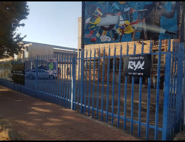 57M² BUILDING TO LET IN BOOYSENS RESERVE